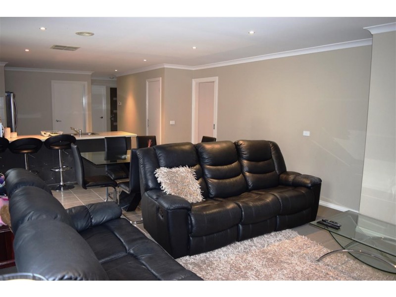 29 Courtney Drive, Sunbury VIC 3429