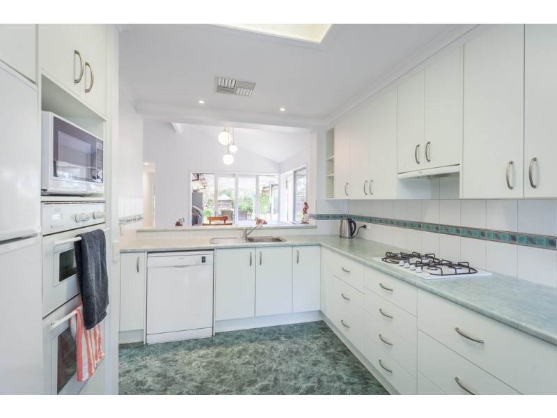 26 Dunrossil Drive, Sunbury VIC 3429