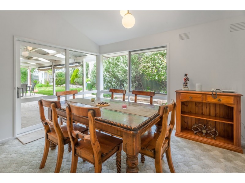 26 Dunrossil Drive, Sunbury VIC 3429