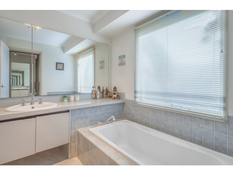 26 Dunrossil Drive, Sunbury VIC 3429