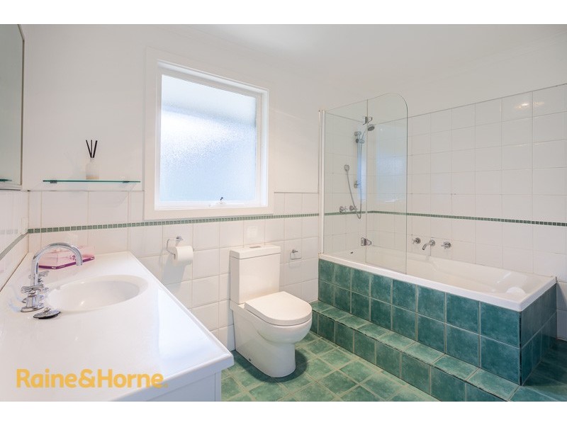 1 Hasluck Court, Sunbury VIC 3429