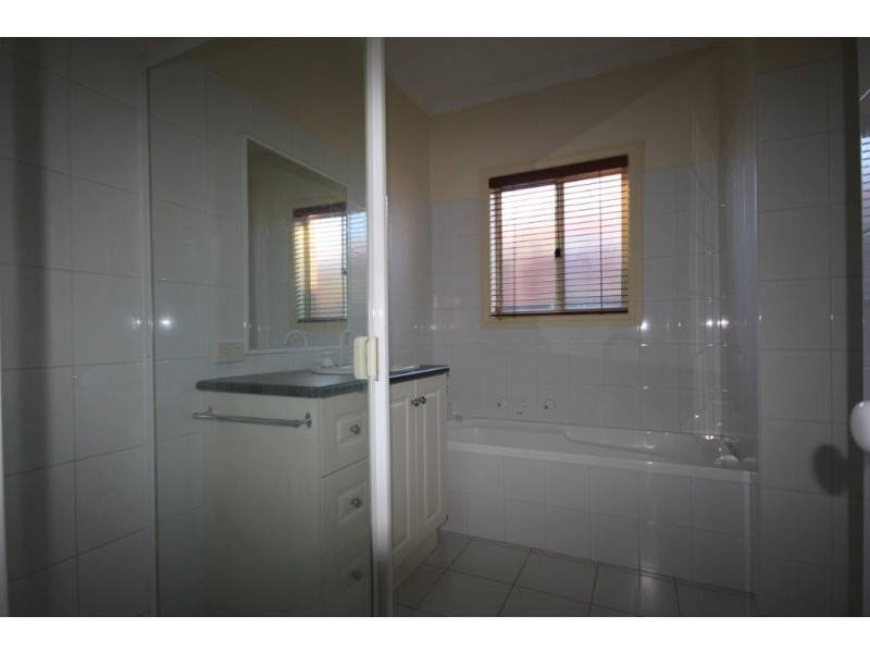 18/17A Cornish Street, Sunbury VIC 3429
