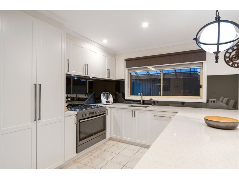 10 Lalor Crescent, Sunbury VIC 3429