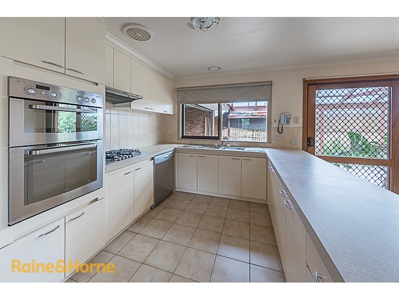 2 Scullin Court, Sunbury VIC 3429