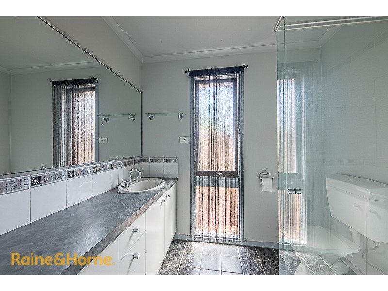 2 Scullin Court, Sunbury VIC 3429