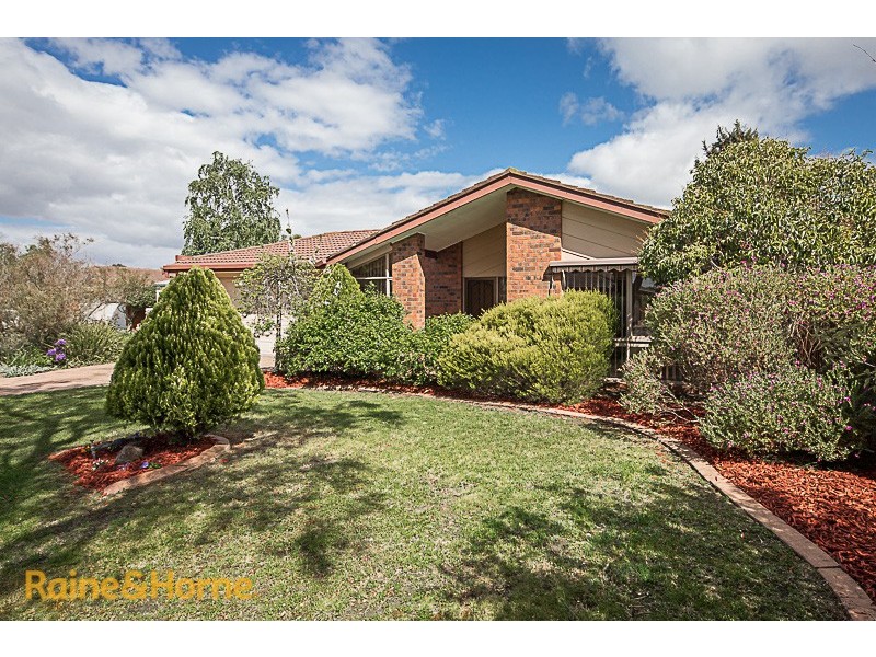 2 Scullin Court, Sunbury VIC 3429