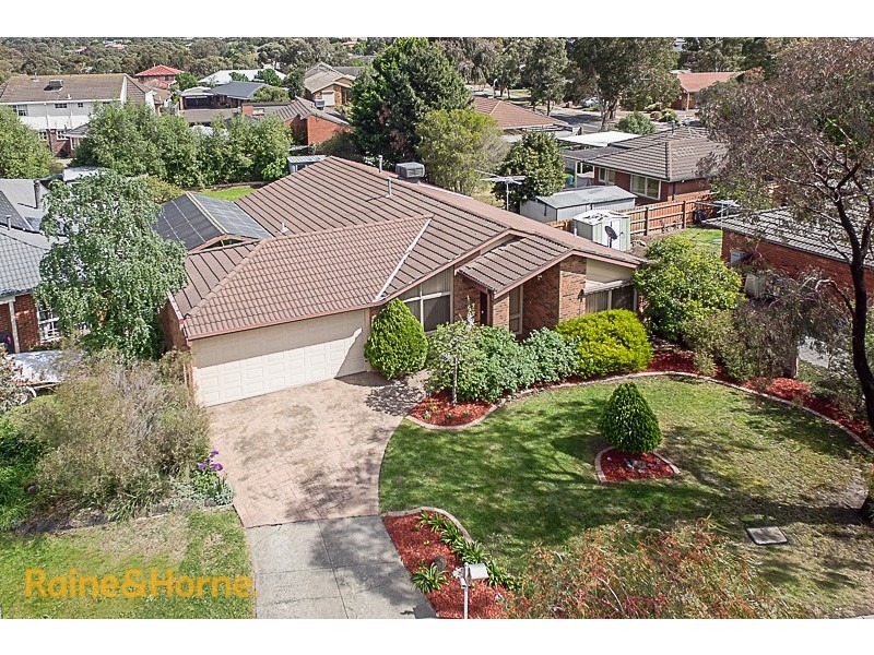 2 Scullin Court, Sunbury VIC 3429