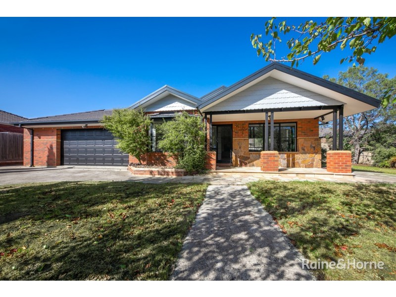 23 Orchardview Grove, Sunbury VIC 3429