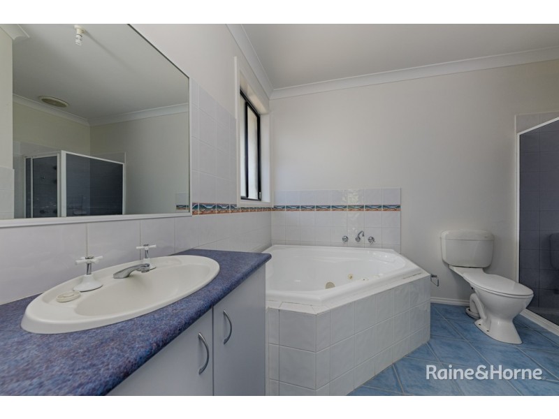 23 Orchardview Grove, Sunbury VIC 3429