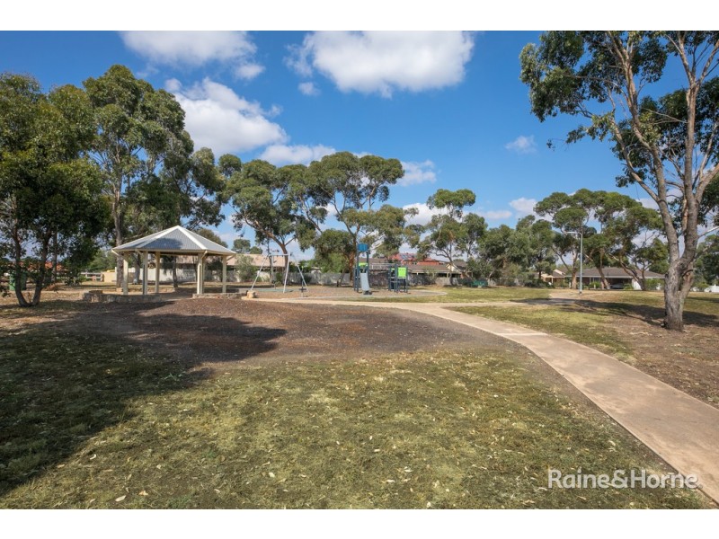 23 Orchardview Grove, Sunbury VIC 3429