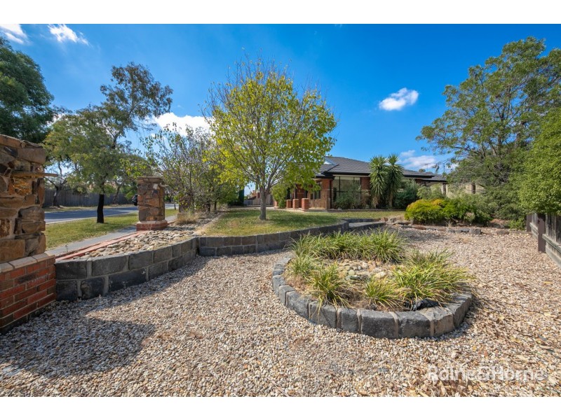 23 Orchardview Grove, Sunbury VIC 3429