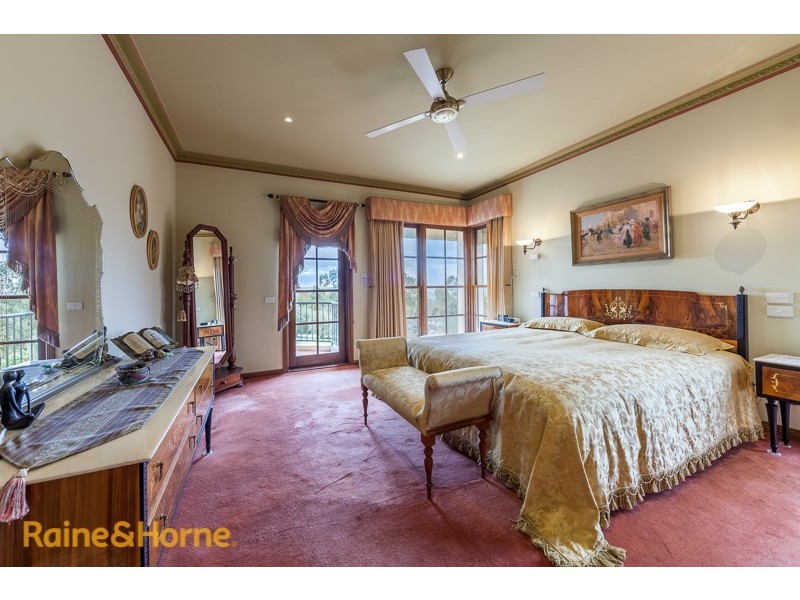 60 The Parkway, Sunbury VIC 3429