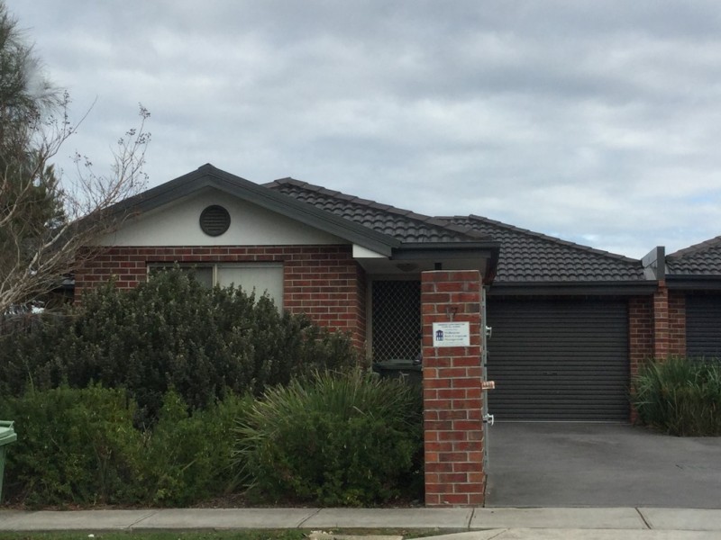 1/17 Grout Court, Sunbury VIC 3429