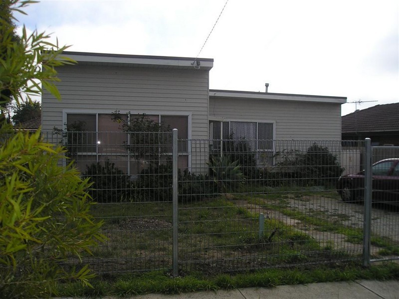16 Burke Road, Sunbury VIC 3429