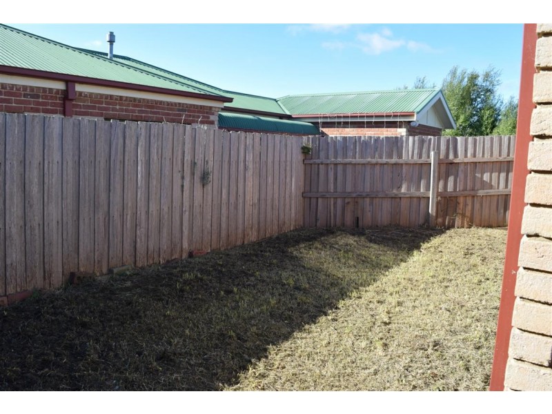 2/47 Dyson Drive, Sunbury VIC 3429