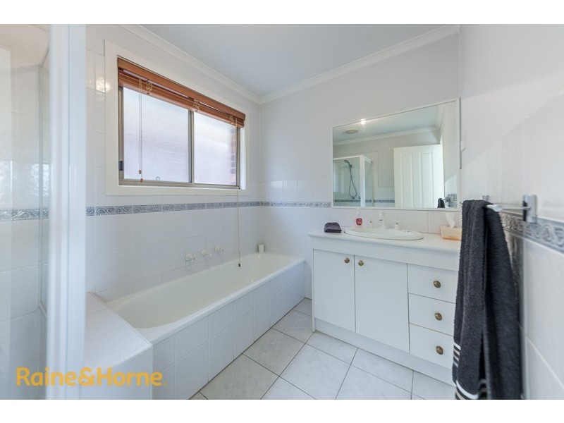 5/12 Hood Crescent, Fawkner VIC 3060