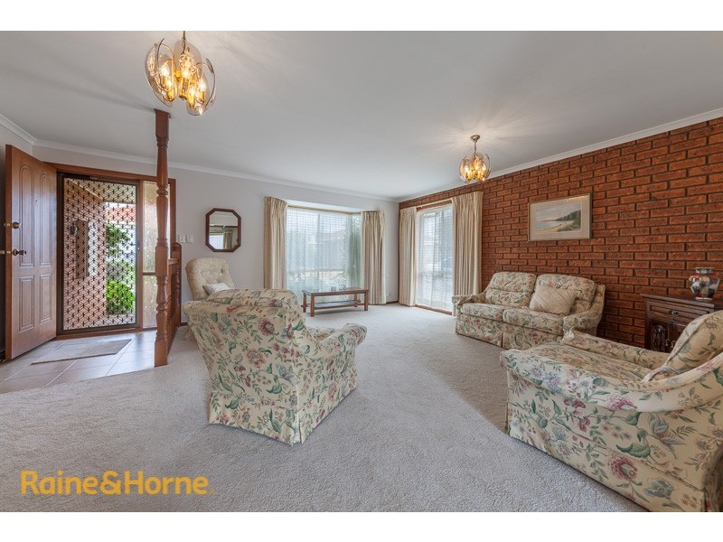 2/36-38 Darbyshire Street, Sunbury VIC 3429