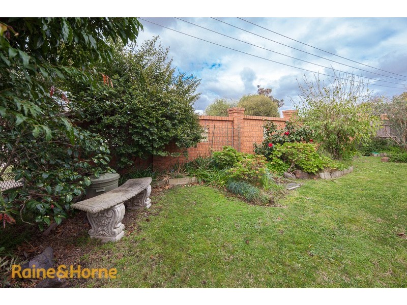 2/36-38 Darbyshire Street, Sunbury VIC 3429