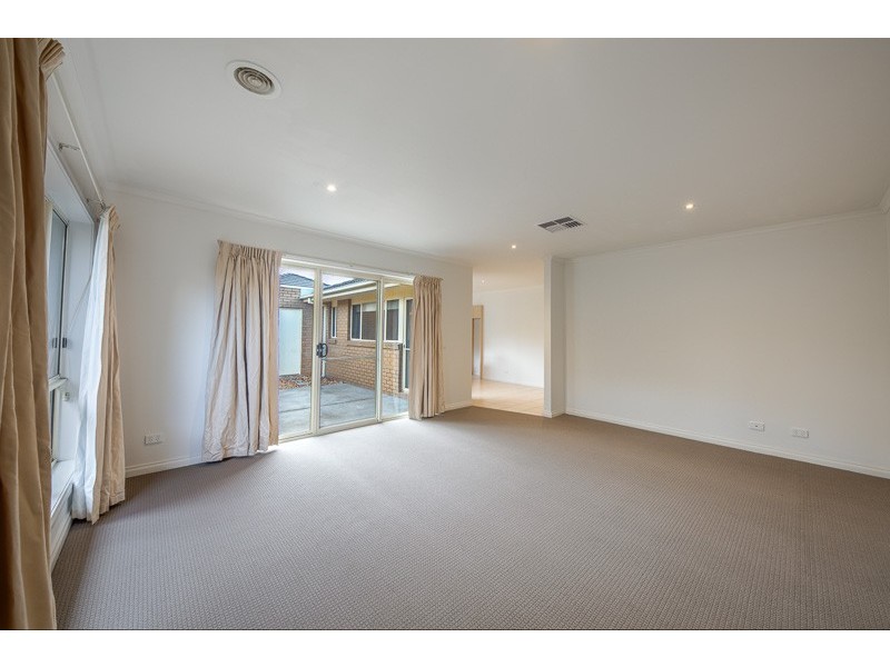 8/40-42 Darbyshire Street, Sunbury VIC 3429