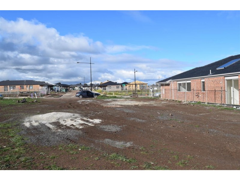 28 Voisin Drive, Diggers Rest VIC 3427