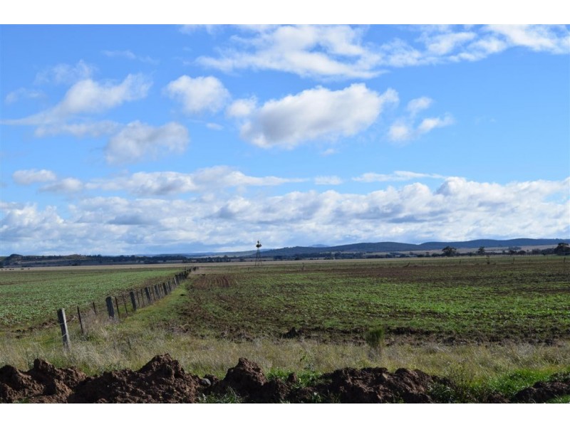 28 Voisin Drive, Diggers Rest VIC 3427