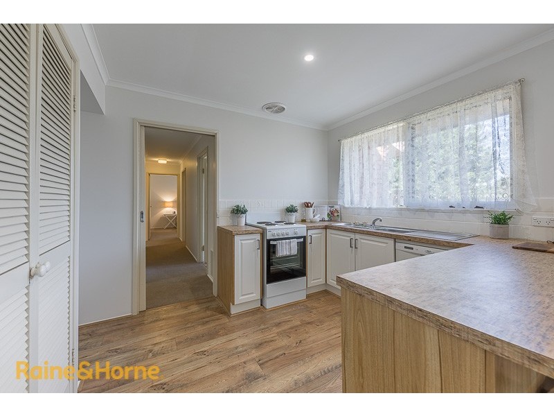 4 Curtin Drive, Sunbury VIC 3429