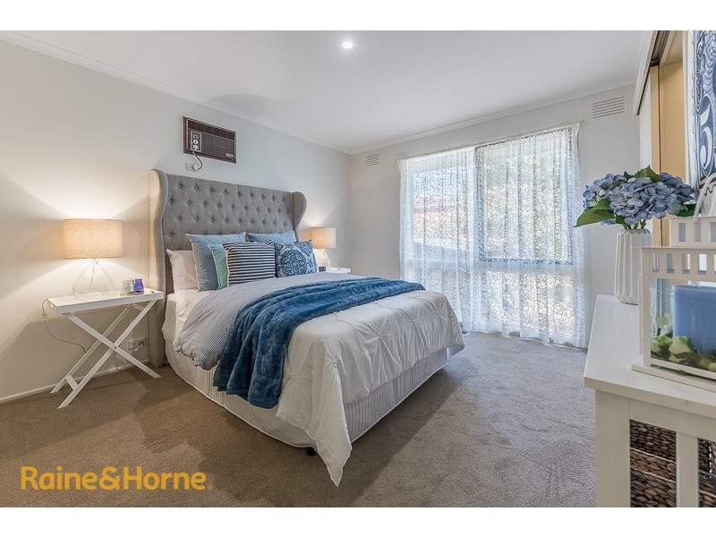 4 Curtin Drive, Sunbury VIC 3429