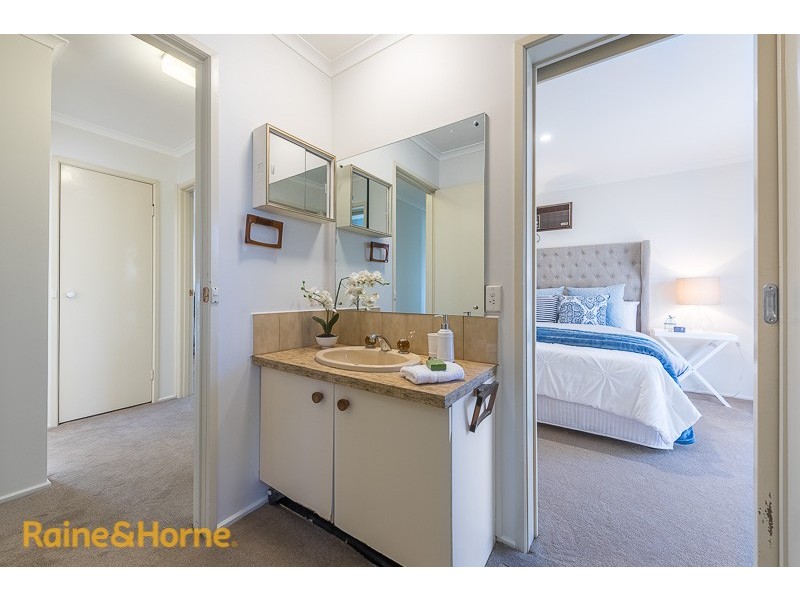 4 Curtin Drive, Sunbury VIC 3429