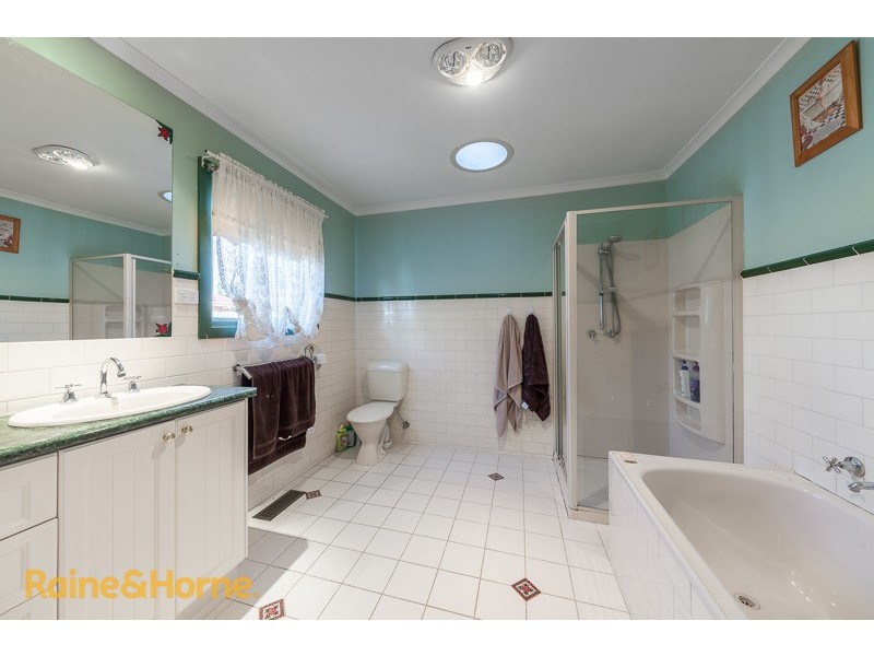 37 Flinders Street, Sunbury VIC 3429