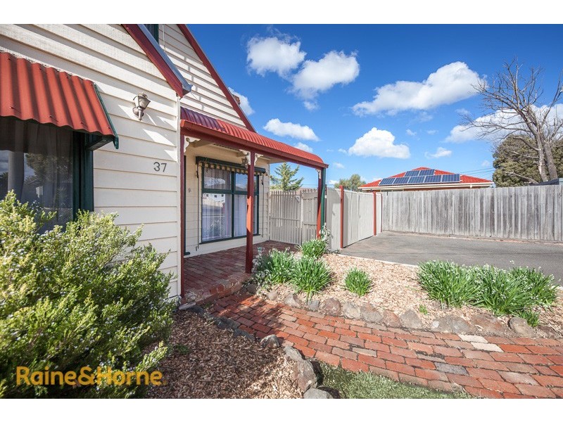 37 Flinders Street, Sunbury VIC 3429