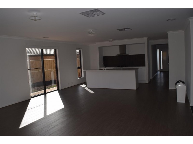 73 Rosenthal Boulevard, Sunbury VIC 3429