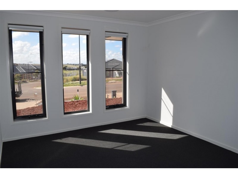 73 Rosenthal Boulevard, Sunbury VIC 3429