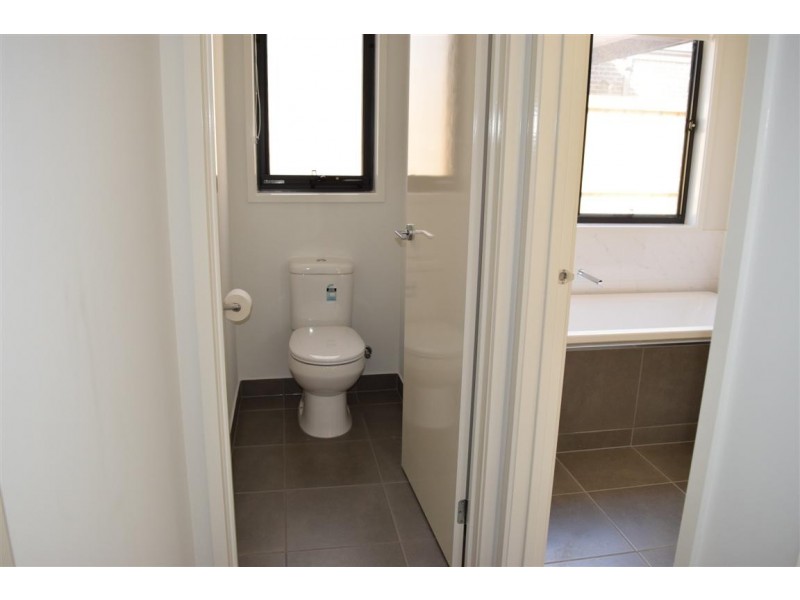 73 Rosenthal Boulevard, Sunbury VIC 3429