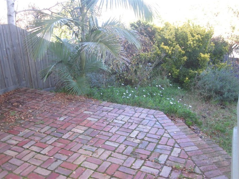 60 Hilbert Road, Airport West VIC 3042