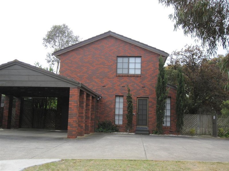 2 Lakes Drive, Sunbury VIC 3429