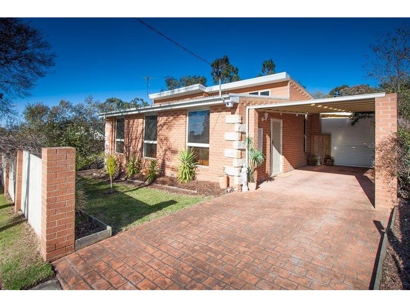 37 Blaxland Drive, Sunbury VIC 3429