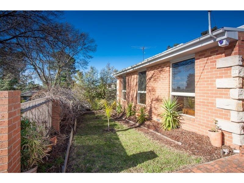 37 Blaxland Drive, Sunbury VIC 3429