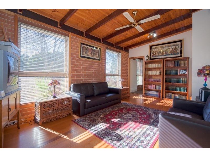 37 Blaxland Drive, Sunbury VIC 3429