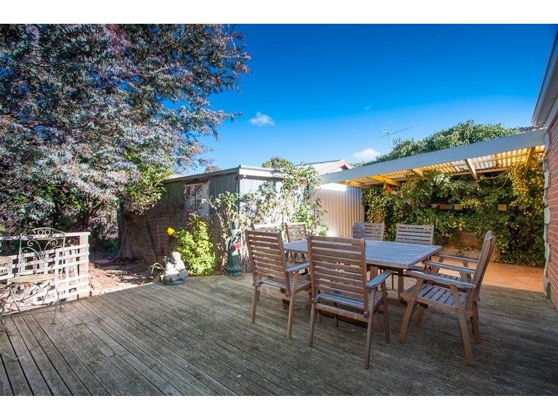 37 Blaxland Drive, Sunbury VIC 3429