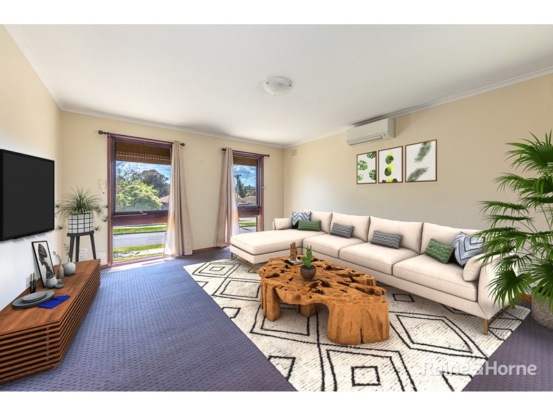 8 Hood Crescent, Sunbury VIC 3429
