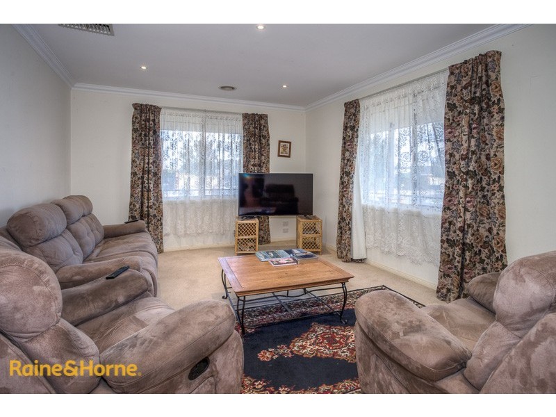 51 Bradman Drive, Sunbury VIC 3429