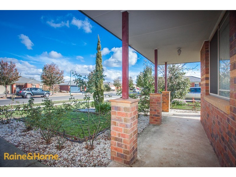 51 Bradman Drive, Sunbury VIC 3429