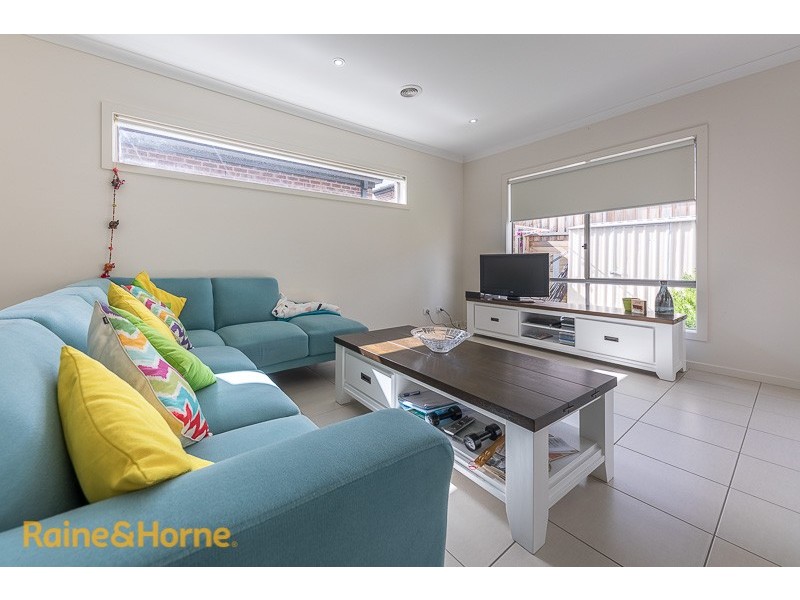 1/8 Pads Way, Sunbury VIC 3429