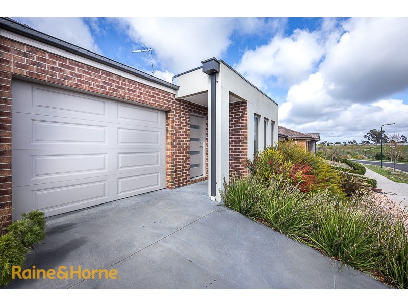 1/8 Pads Way, Sunbury VIC 3429