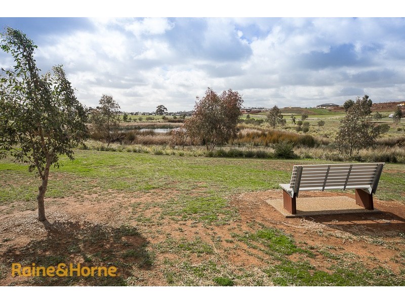 1/8 Pads Way, Sunbury VIC 3429