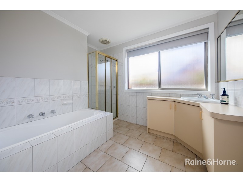 64 Balmoral Circuit, Sunbury VIC 3429