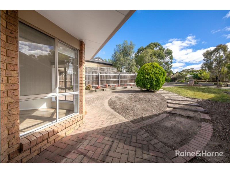 64 Balmoral Circuit, Sunbury VIC 3429