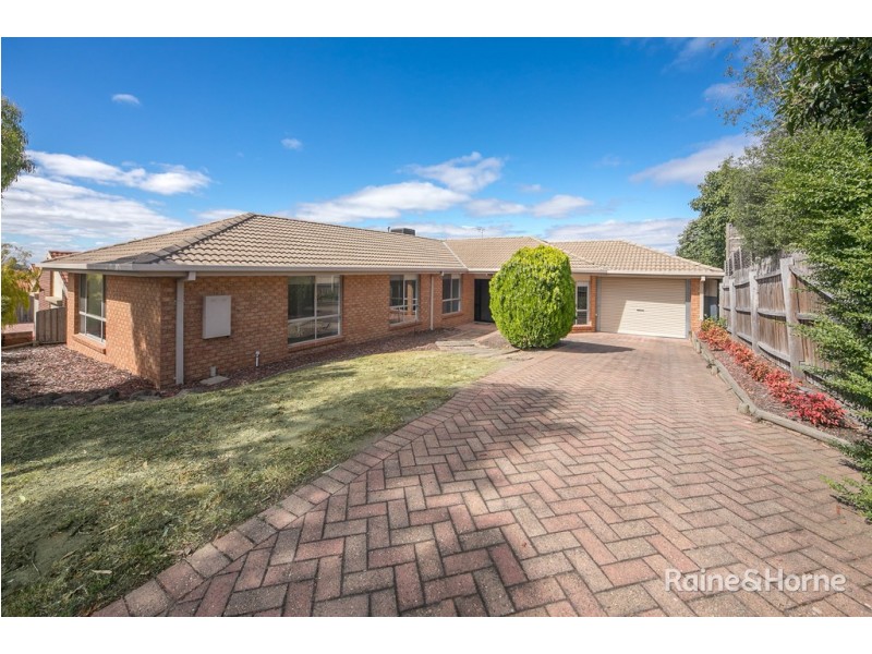 64 Balmoral Circuit, Sunbury VIC 3429