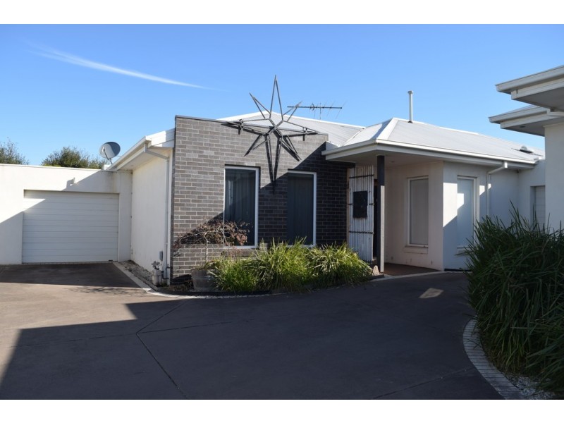 2/13-15 Logan Court, Sunbury VIC 3429