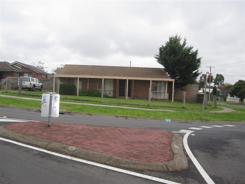 44 Blaxland Drive, Sunbury VIC 3429